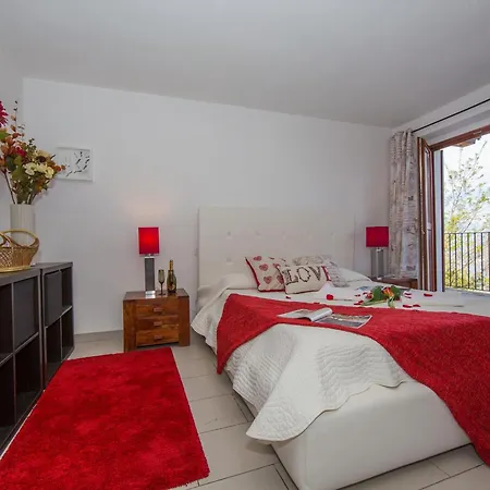 Aquila Pianello Del Lario